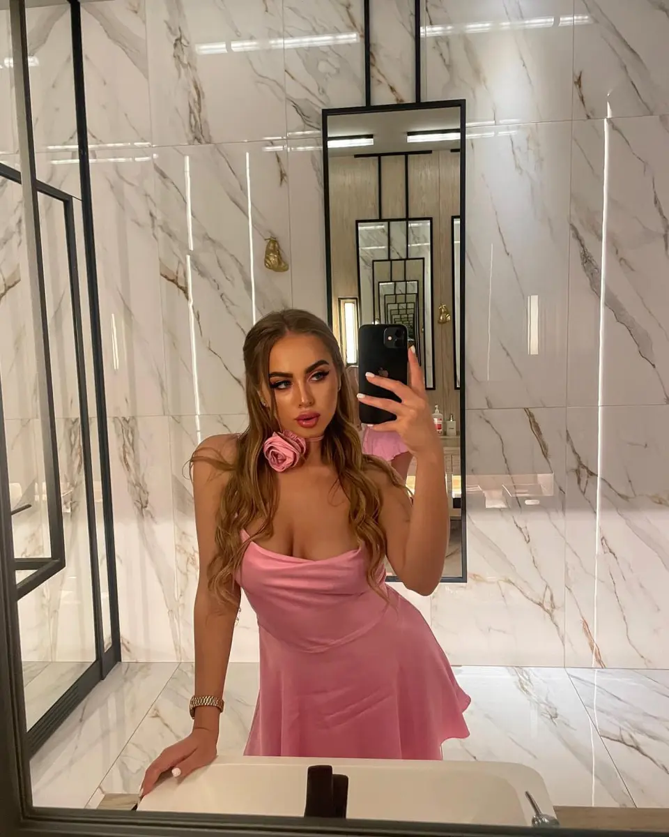 Scarlett escort in Phuket
